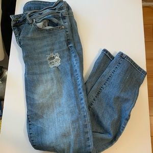 Medium wash skinny jeans